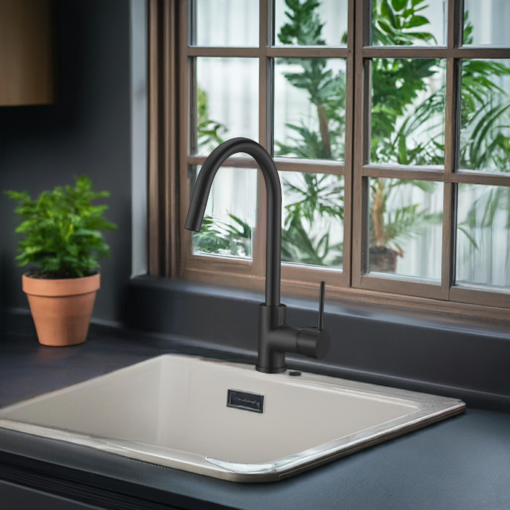 Pris Round Mixer Matte Black
