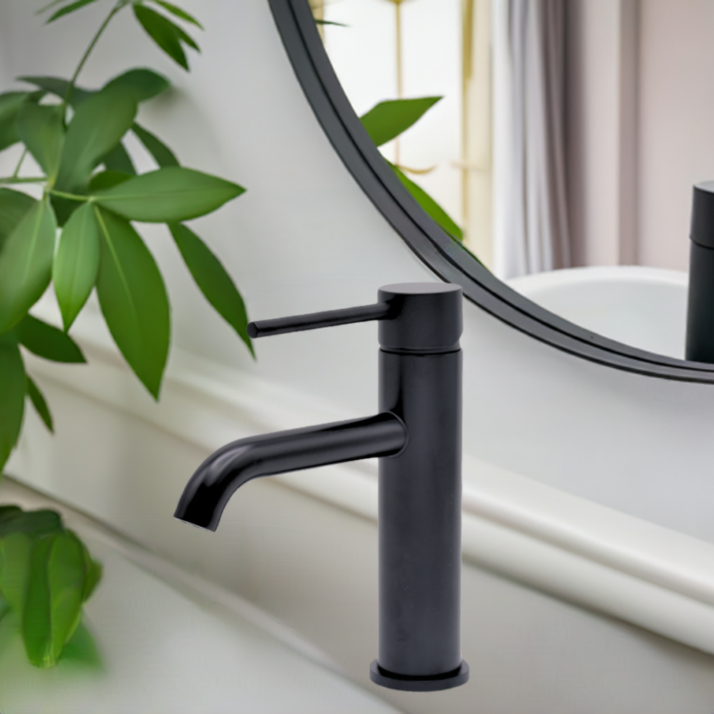 Lili Short Basin Mixer Matte Black